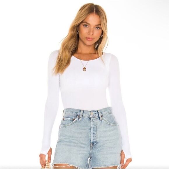Free People NWT Take A Shelfie Bodysuit in White Size
M/L - Picture 2 of 8